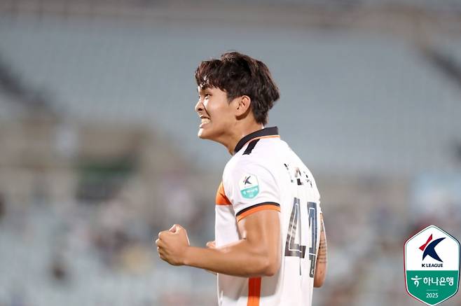 센터백 유망주의 성장기, 함선우 “더 큰 무대가 목표” [쿠키인터뷰]