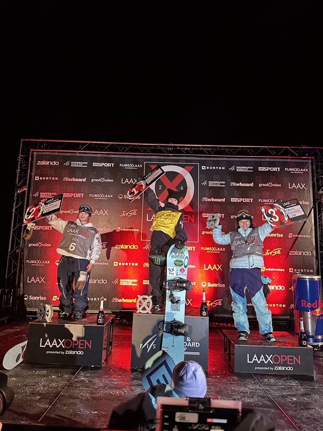 최가온(가운데). 사진=올댓스포츠 제공