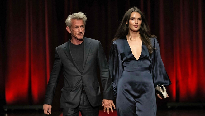 숀펜, 발레리아 니코브. AFP=뉴스1