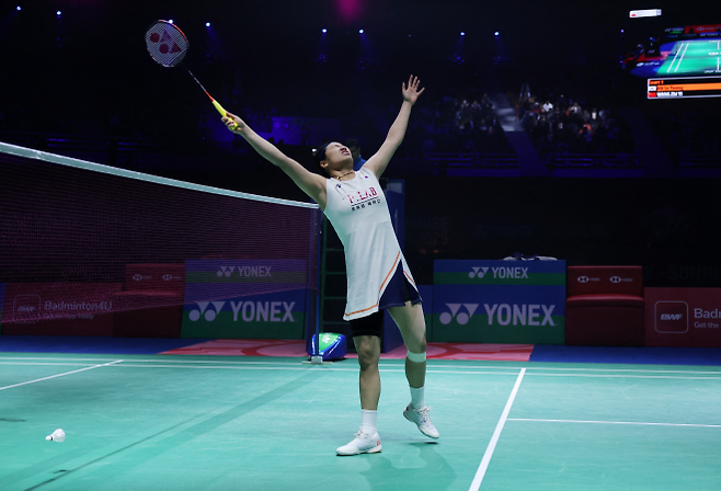 안세영, 왕즈이에 10연승 달리며 2주 연속 우승…인도오픈 2연패