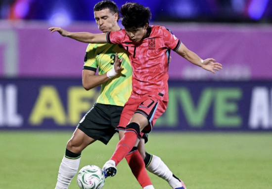 '일본 나와' 이민성호 하늘이 돕는다!…페널티킥 허용, VAR 뒤 취소→호주와 8강전 1-0 리드 (전반 종료)