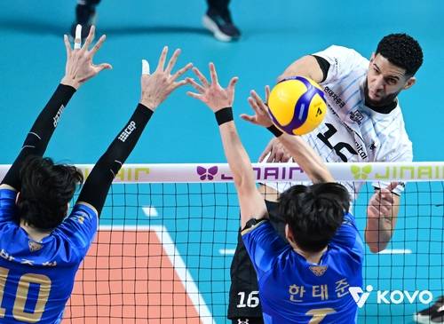 현대캐피탈 레오의 강타 [한국배구연맹 제공. 재판매 및 DB 금지]