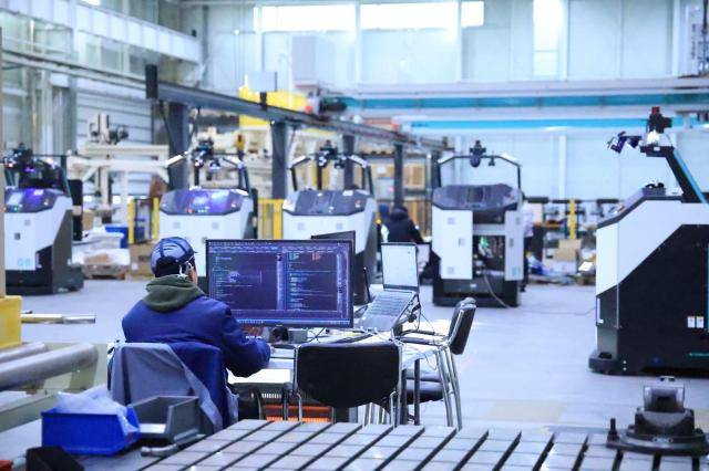 현대무벡스 청라R&D센터 내 AGV 검수 장면[사진=현대무벡스]