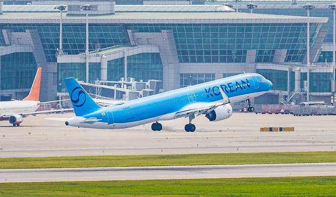 대한항공이 올 설 연휴 기간 하루 1회 왕복 스케줄로&nbsp;김포∼제주 노선에 마일리지 항공편을 운항한다. / 대한항공