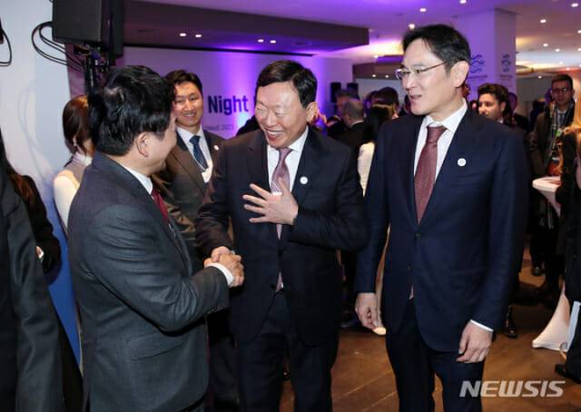 2023년 다보스포럼에 참석한 원희룡(왼쪽부터) 국토교통부 전 장관과 신동빈 롯데그룹 회장, 이재용 삼성전자 회장 (사진=뉴시스)