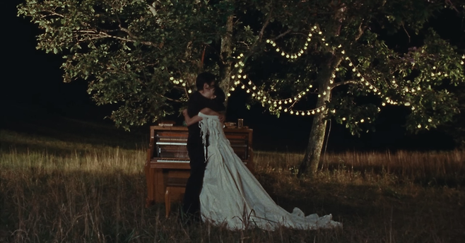 ⓒ화사 ‘굿 굿바이’ 뮤직비디오