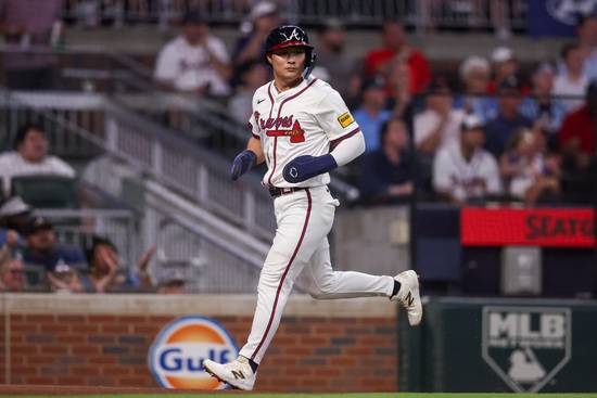 김하성(애틀랜타 브레이브스)이 손가락 부상에 따른 수술 여파로 시즌 개막 초반 결장은 물론 오는 3월에 열리는 월드베이스볼클래식(WBC) 출전도 불가능해졌다. 사진은 지난 시즌 김하성의 주루 장면. /사진=로이터