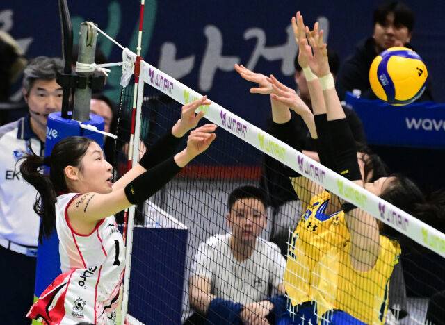 인쿠시가 공격하고 있다 / 한국배구연맹(KOVO)