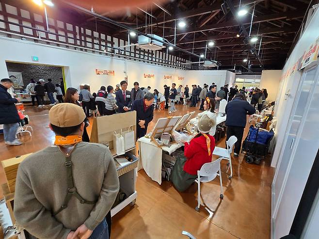 [공주=뉴시스] 국립공주대 RIS 업단 지원 '예산군 원도심 활력 증진 프로그램' 진행 모습. (사진=국립공주대 제공) 2026.01.19. photo@newsis.com *재판매 및 DB 금지
