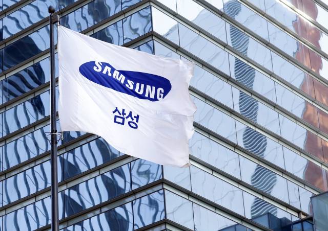 삼성그룹 CI가 그려진 회사기. 사진 제공=삼성전자