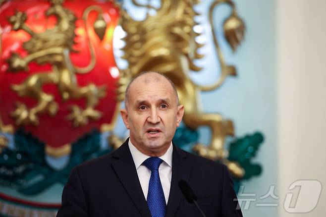 19일(현지시간) 루멘 라데프 불가리아 대통령이 수도 소피아에서 대국민 연설을 통해 자신의 사임을 발표하고 있다. 2026.01.19 ⓒ 로이터=뉴스1 ⓒ News1 김지완 기자