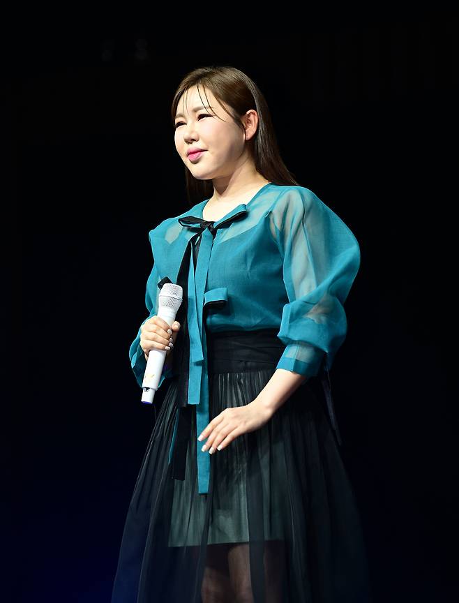 송가인 1인 기획사 미등록…사내이사 친오빠 검찰 송치