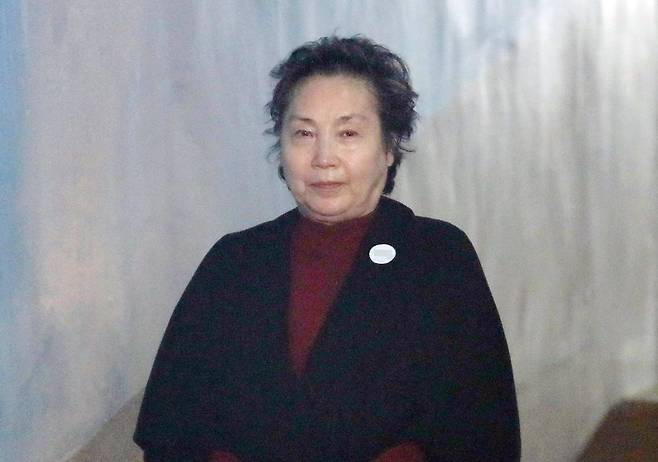 2019년 1월 8일 당시 사기혐의로 네번째로 구속된 장영자씨가 서울 서초구 서울중앙지법에서 열린 공판에 출석하고 있다. /뉴스1