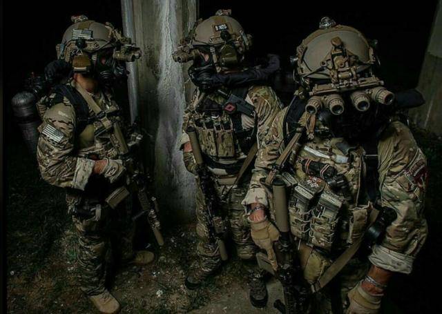 GPNV-18 등 고가의 특수장비를 착용한 그린베레 대원. 미 육군 홈페이지