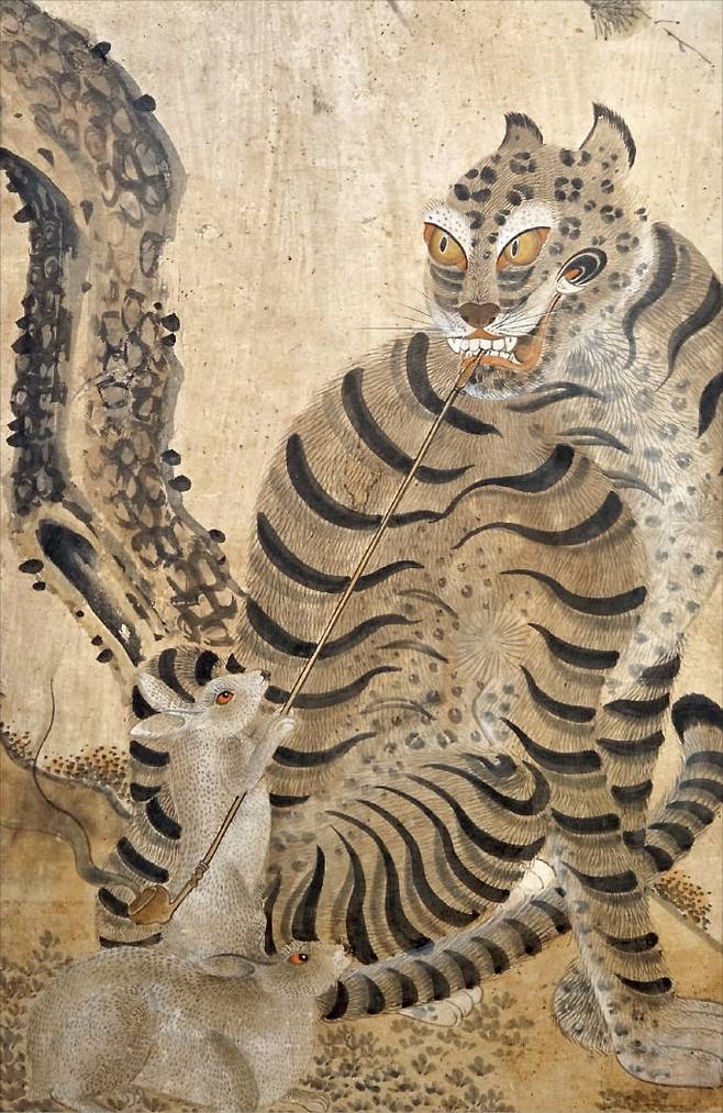 19세기 민화 ‘담배피는 호랑이(二卯奉寅圖)’. 담배 피는 호랑이와 토끼는 한국 민화에 자주 등장하는 소재로, 호랑이가 담배를 피우고 토끼가 시중을 드는 익살스러운 모습을 담고 있다. /갤러리현대 제공