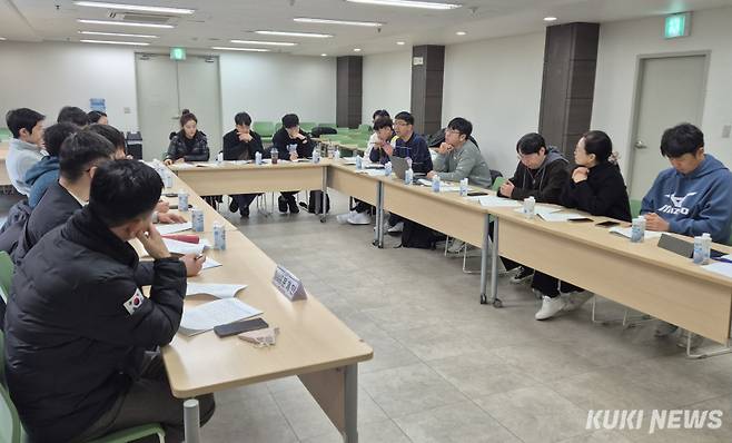 충남교육청은 19~20일 공주 일원에서 ‘2026 충남 초등체육교육 활성화 지원단 및 생존수영교육 지원단 협의회)’를 개최했다. &nbsp;