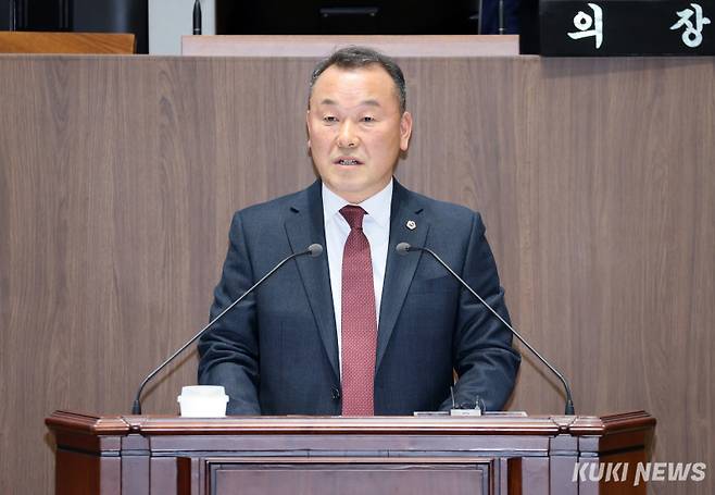 충남도의회 주진하 의원이 20일 열린 제363회 임시회 제1차 본회의에서 5분 발언에 나서고 있다.