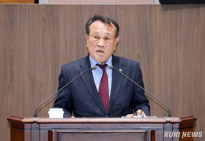 충남도의회 김응규 의원이 20일 열린 제363회 임시회 제1차 본회의에서 5분 발언에 나서고 있다.