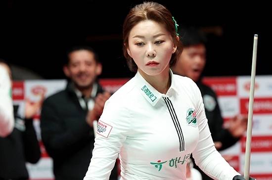 하나카드가 PBA팀리그 파이널에서 SK렌터카에 2연승을 거두며 우승에 한발 다가섰다. 그 중심에는 9연패라는 최악의 부진에서 벗어나 7연승(단복식)을 달리고 있는 김가영이 있다. (사진=PBA)