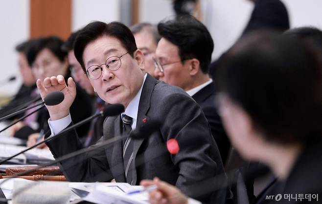 [서울=뉴시스] 고범준 기자 = 이재명 대통령이 20일 청와대에서 열린 국무회의에서 발언하고 있다. 2026.01.20. bjko@newsis.com /사진=고범준