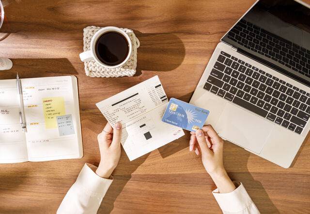 채무자가 압류 걱정 없이 월 최대 250만원까지 사용할 수 있는 ‘생계비계좌’는 2월1일부터 개설할 수 있다. 사진은 기사의 특정 사실과 관련 없음. 클립아트코리아