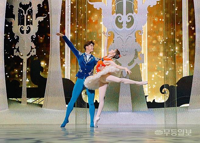 '호두까기 인형' 무대를 선보이고 있는 공유민 광주시립발레단원