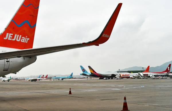 활주로에서 대기 중인 국내 항공사의 항공기./사진=미디어펜 김상문 기자