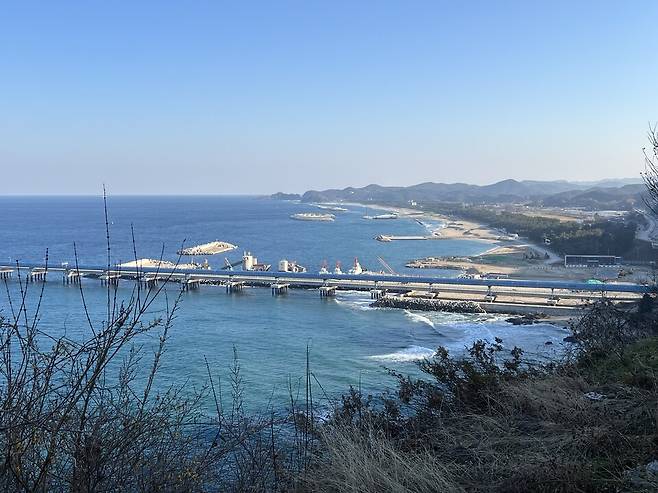 맹방해변에 위치한 삼척블루파워 전용항만. (사진 본사 DB)/뉴스펭귄