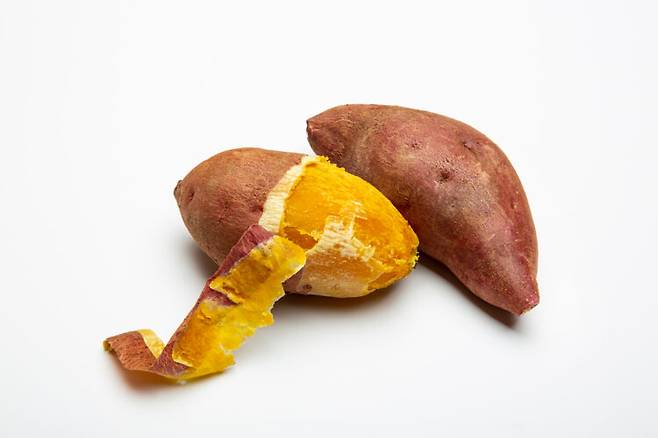 고구마에는 배고픔을 몰아내는 저항성 녹말이 들어있다. 저항성 녹말은 포만감을 유지시켜 음식 섭취량을 줄이는 데 도움이 된다. 사진=클립아트코리아