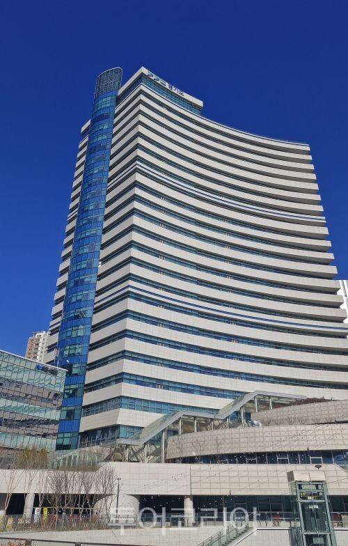 경기도청 전경/투어코리아뉴스 정명달 기자