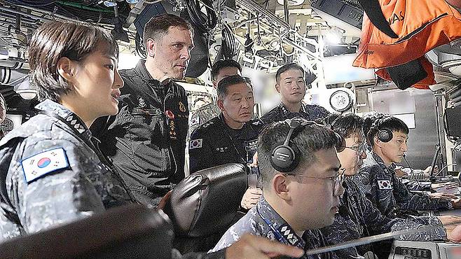 Rear Adm. Angus Topshee, commander of the Royal Canadian Navy, tours the interior of a Dosan Ahn Chang-ho-class submarine on October 2025. [NAVY]