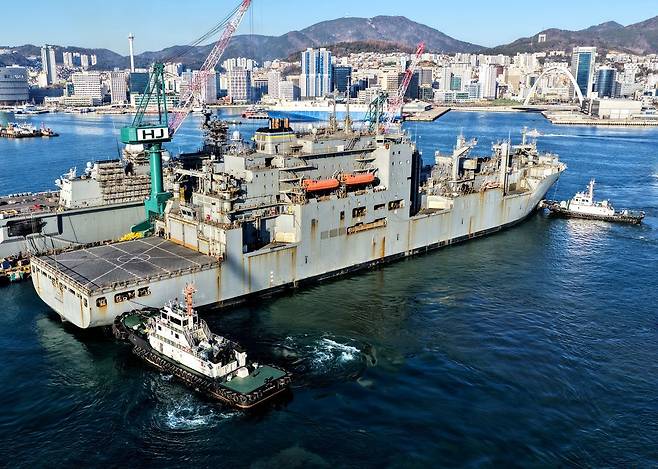 부산 HJ중공업 영도조선소에 입항한 아멜리아 에어하트호 모습. /HJ중공업 제공