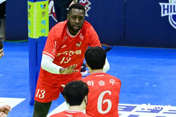 베논은 하승우를 칭찬하면서 더 꾸준한 모습을 보일 필요가 있다는 조언도 남겼다. 사진 제공= KOVO