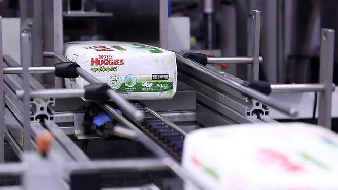 [서울=뉴시스] '하기스 이른둥이 기저귀' 생산 과정. (사진=유한킴벌리 제공) 2026.01.21. photo@newsis.com *재판매 및 DB 금지