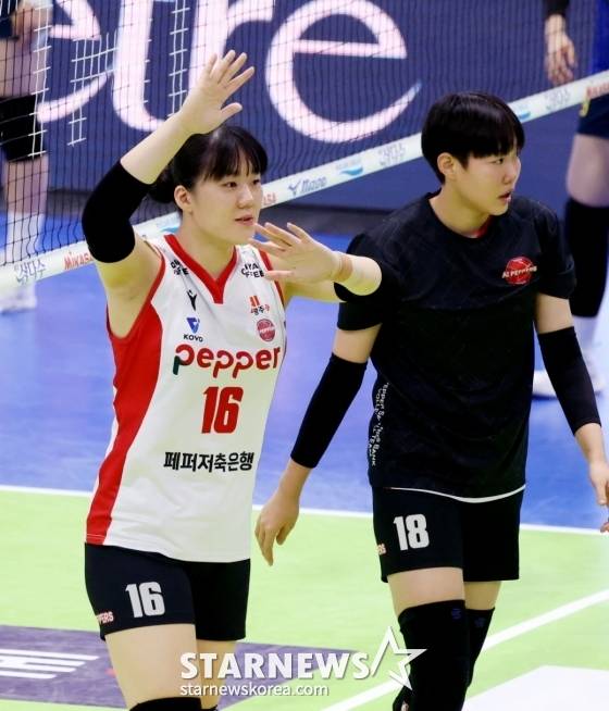 이한비(왼쪽). /사진=김진경 대기자