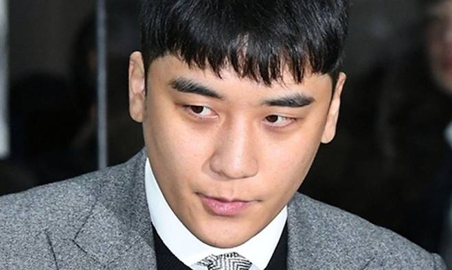 승리, 캄보디아서 '제2의 버닝썬' 꿈꿨다…자금세탁·보이스피싱범과 어울려 [RE:뷰]