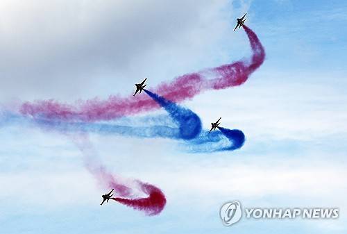 블랙이글스 에어쇼 [연합뉴스 자료사진]