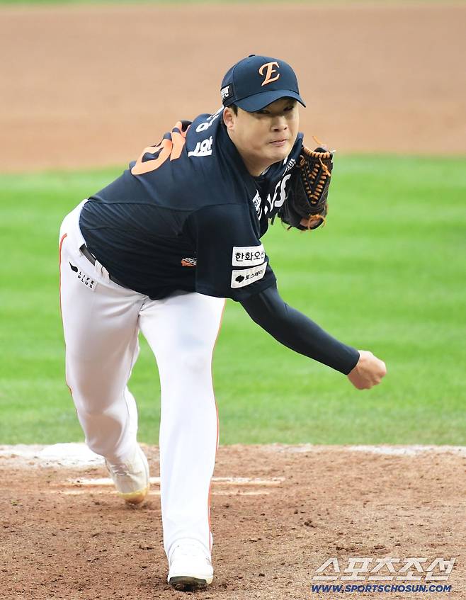 26일 잠실구장에서 열린 한화와 LG의 KS 1차전. 투구하고 있는 한화 한승혁. 잠실=송정헌 기자songs@sportschosun.com/2025.10.26/
