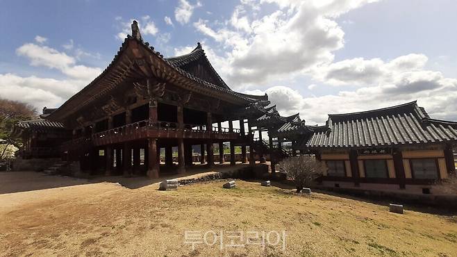 영남루&nbsp;&nbsp;Ⓒ투어코리아