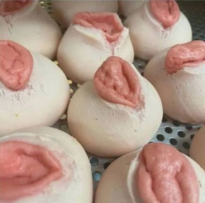 온라인서 논란이 된 파리바게뜨 '베리쫀득볼 사진. 온라인 커뮤니티 캡처