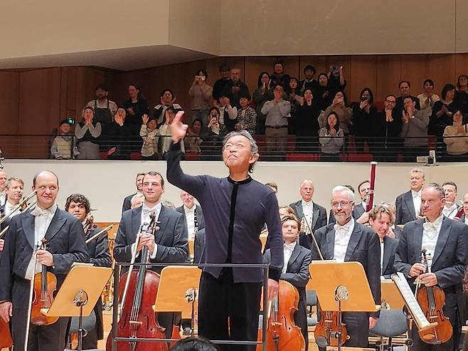 21일 드레스덴 문화 궁정에서 드레스덴 슈타츠카펠레와 드보르자크 9번 교향곡을 연주한 정명훈. 사진 김호정 음악에디터