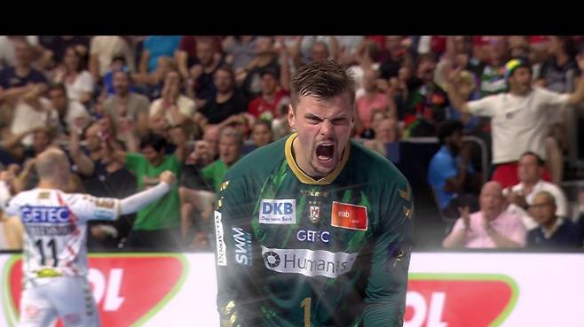 핸드볼 전문 스포츠 채널 맥스포츠(MAXPORTS)가 오는 24일부터 유럽핸드볼연맹(EHF)이 주관하는 최고 권위의 'EHF 챔피언스리그' 남자부 경기를 국내 최초로 녹화 중계한다. 사진은 지난 시즌 챔피언스리그 경기 장면. /사진=맥스포츠