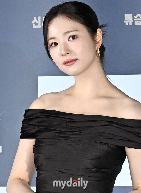 [단독]신세경, 웹툰 원작 '그들이 사귀는 세상' 주인공