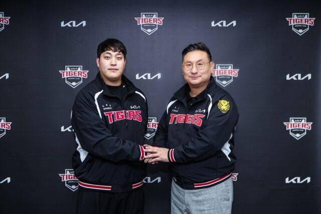 조상우와 심재학 단장/KIA 타이거즈