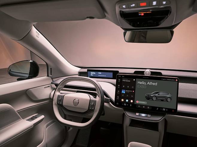 볼보 첫 순수 전기 중형 SUV EX60 실내. [볼보자동차 제공]