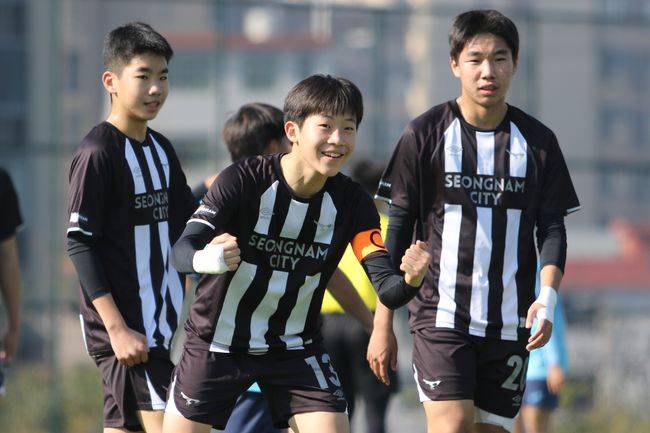 '성장 또 성장' 성남FC U15, 중국 원정서 진짜 수확 챙겼다... 한중 유소년 축구 교류-국제 무대 경험 축적