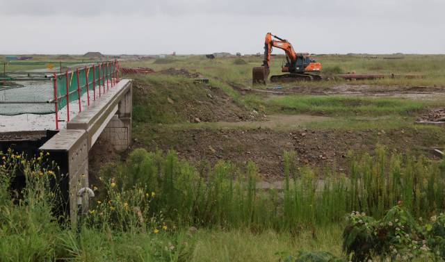 2023년 8월 전북 군산시 새만금 산업단지 부지 공사가 이뤄지고 있다. 서울경제DB
