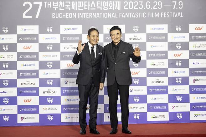 2023년 6월29일 제27회 부천국제판타스틱영화제(BIFAN) 개막식에 참석한 배우 안성기씨와 박중훈씨. 안씨는 2019년 혈액암 발병 후 외부 활동을 자제해왔지만 2023년까지도 BIFAN을 비롯한 영화제에 참석하며 애정을 드러냈다. ⓒ시사IN 조남진