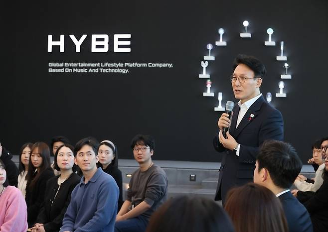 하이브 청년 종사자 만난 김민석 총리. 사진ㅣ연합뉴스