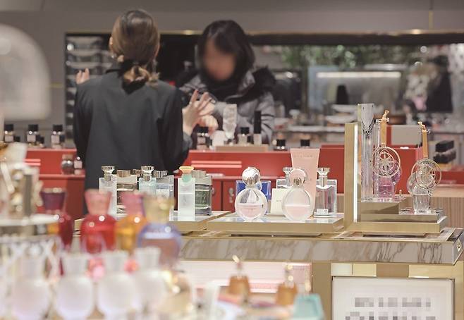 향수 시장이 경기 침체 국면에서도 성장세를 이어가고 있다.[사진｜뉴시스]